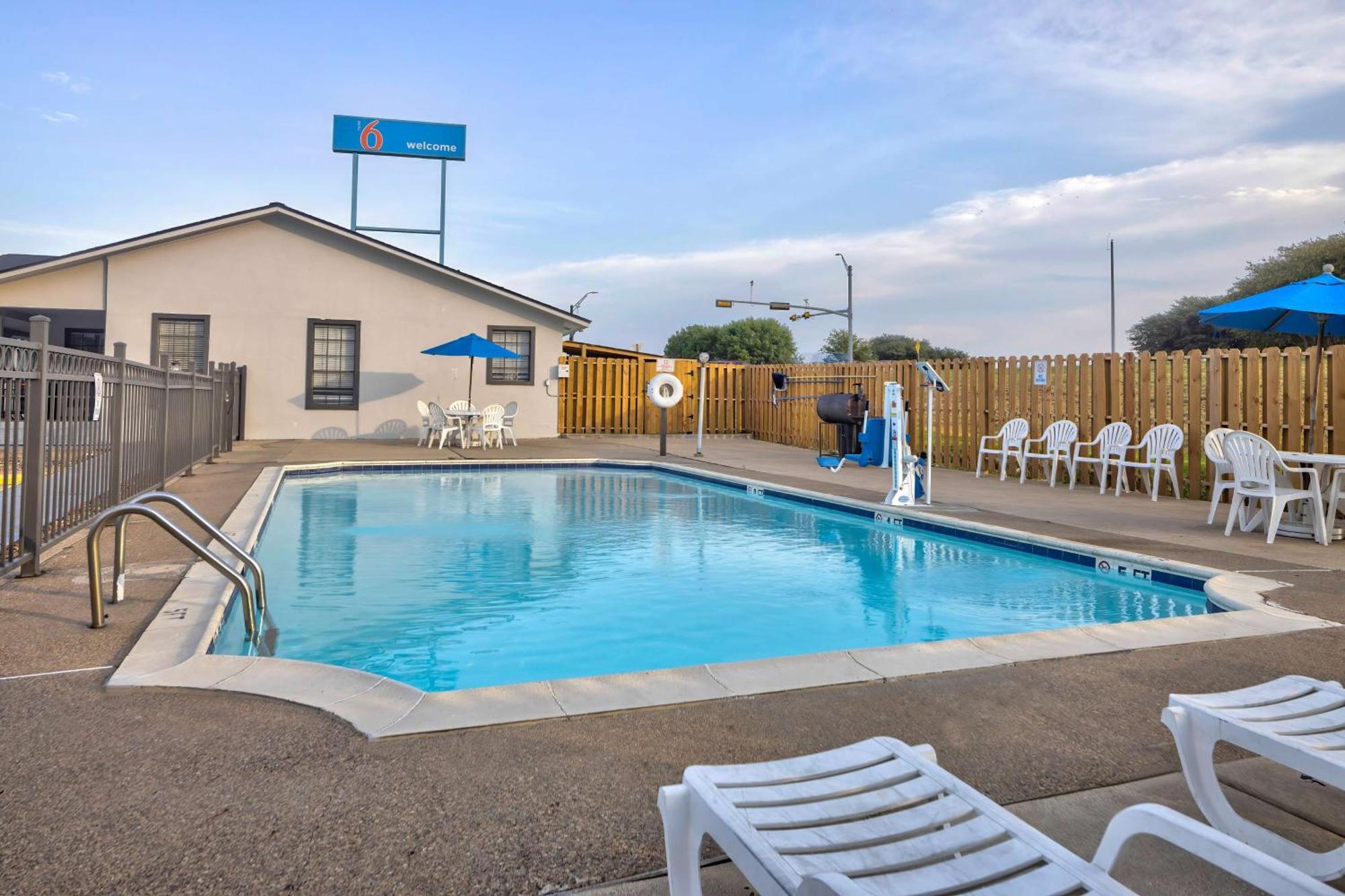 Motel 6-Bryan, Tx - College Station Екстериор снимка